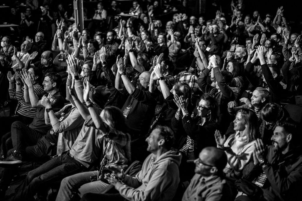 Audience applauding at beyond tellerrand Berlin 2024