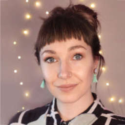Photo showing Cassie Evans looking straight into the camera