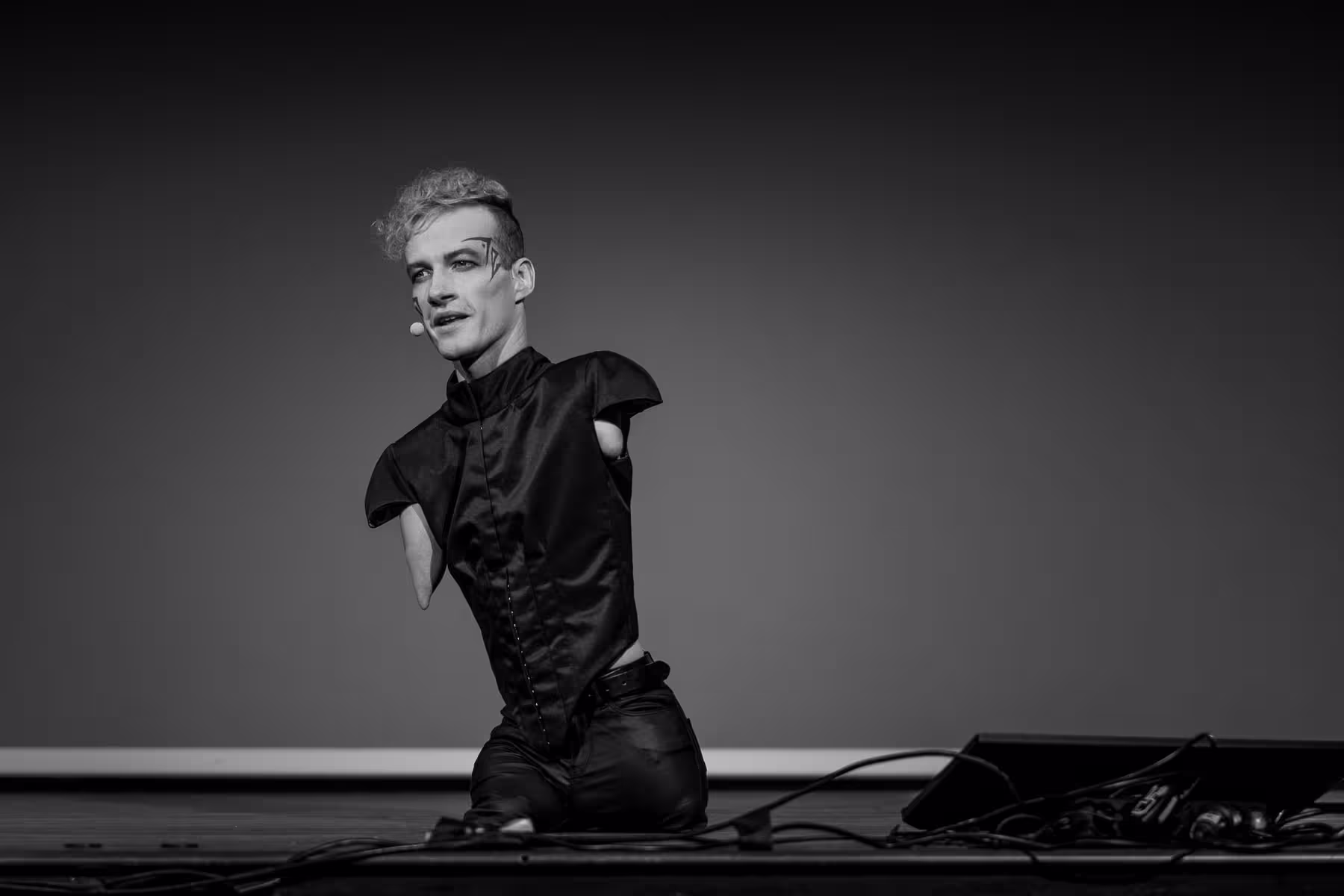 Photo of Janis McDavid taken at beyond tellerrand in Berlin 2022 by Florian Ziegler