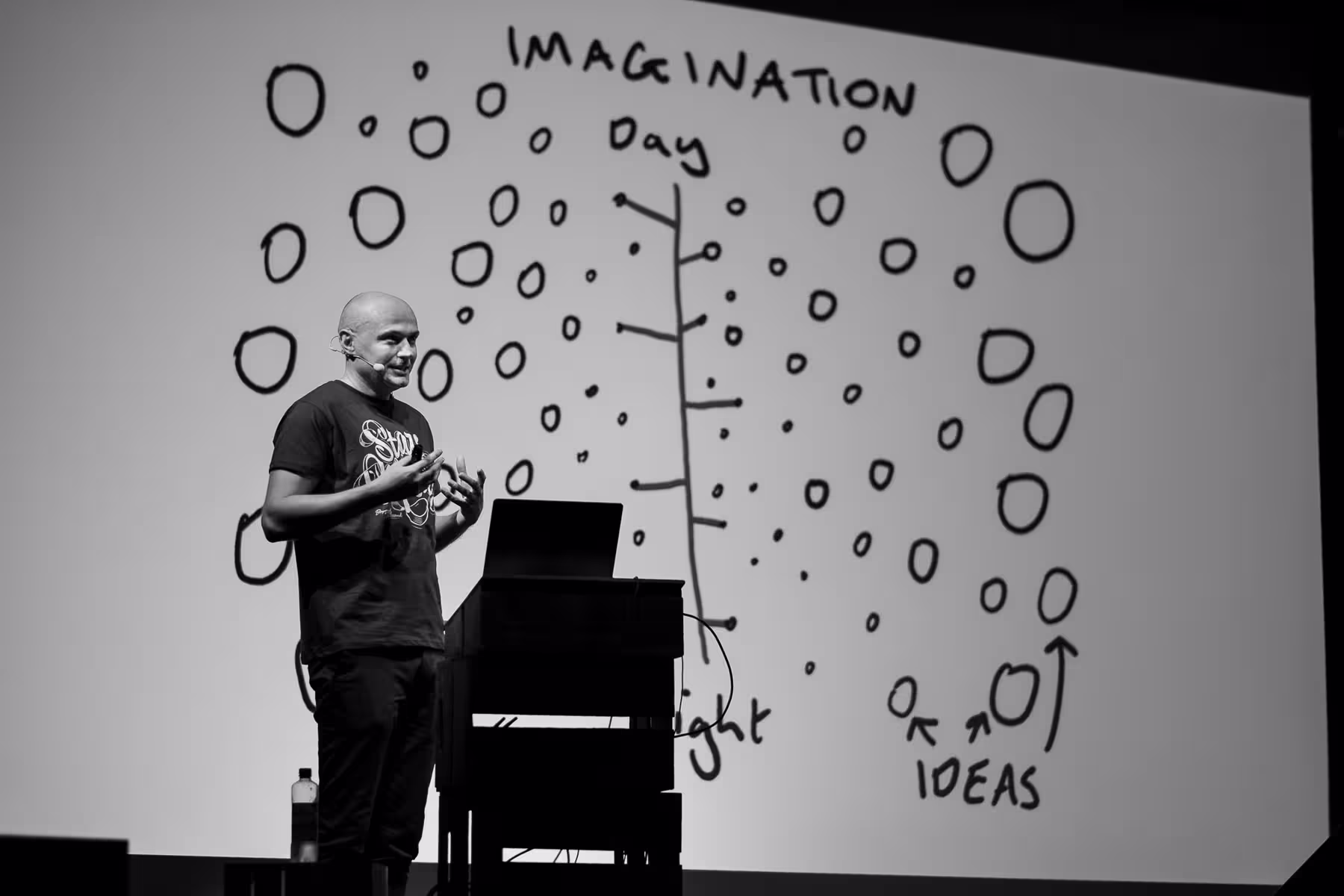 Photo of Dominic Wilcox taken at beyond tellerrand in Berlin 2022 by Florian Ziegler