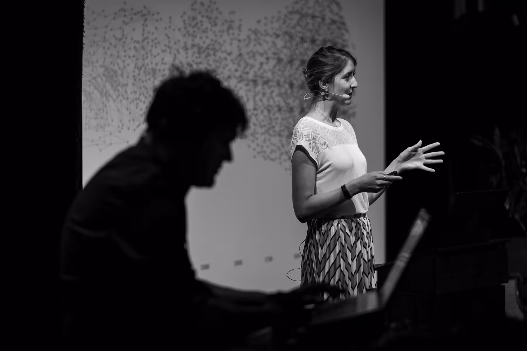 Photo of Nadieh Bremer taken at beyond tellerrand in Berlin 2022 by Florian Ziegler