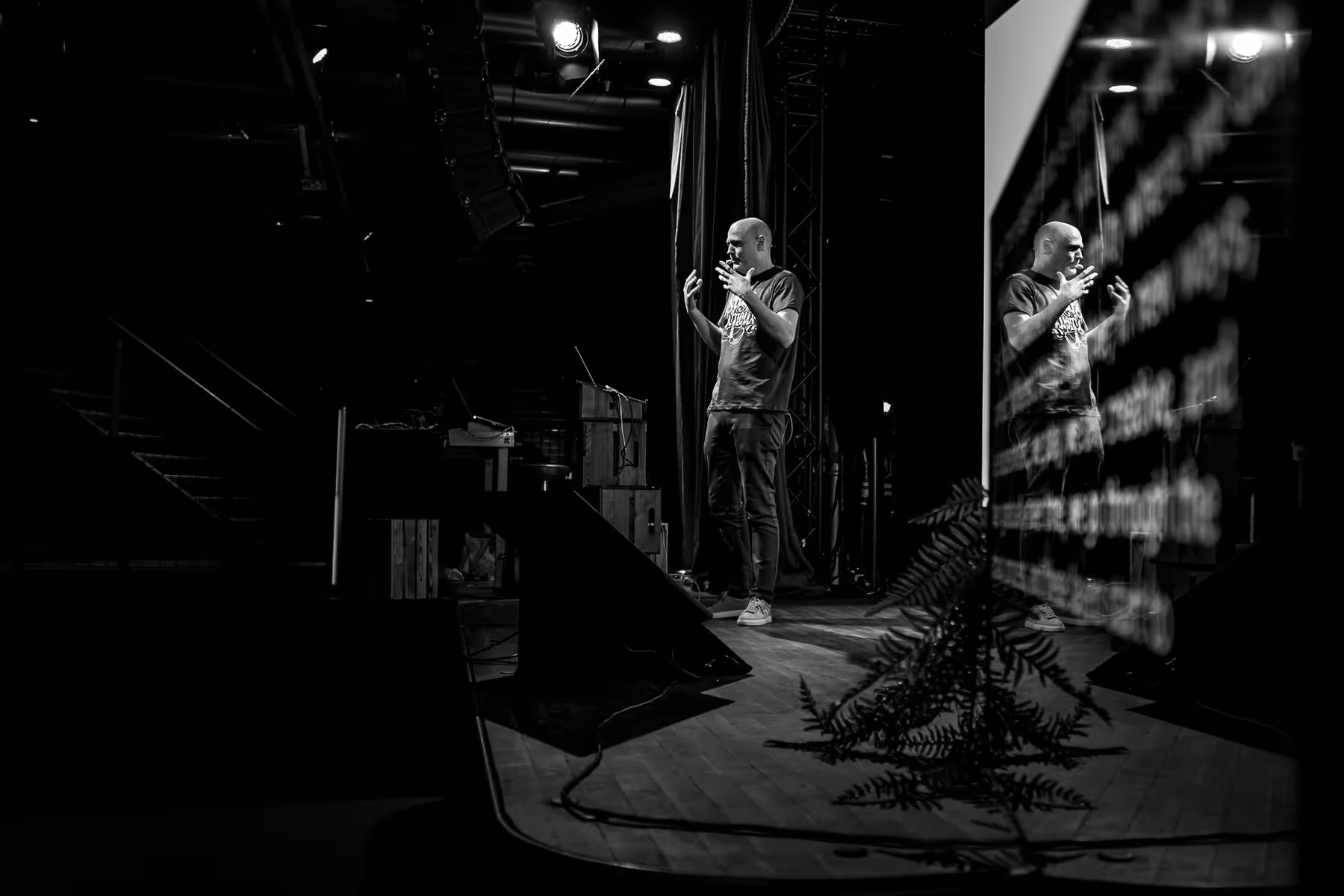 Photo of Dominic Wilcox taken at beyond tellerrand in Berlin 2022 by Florian Ziegler