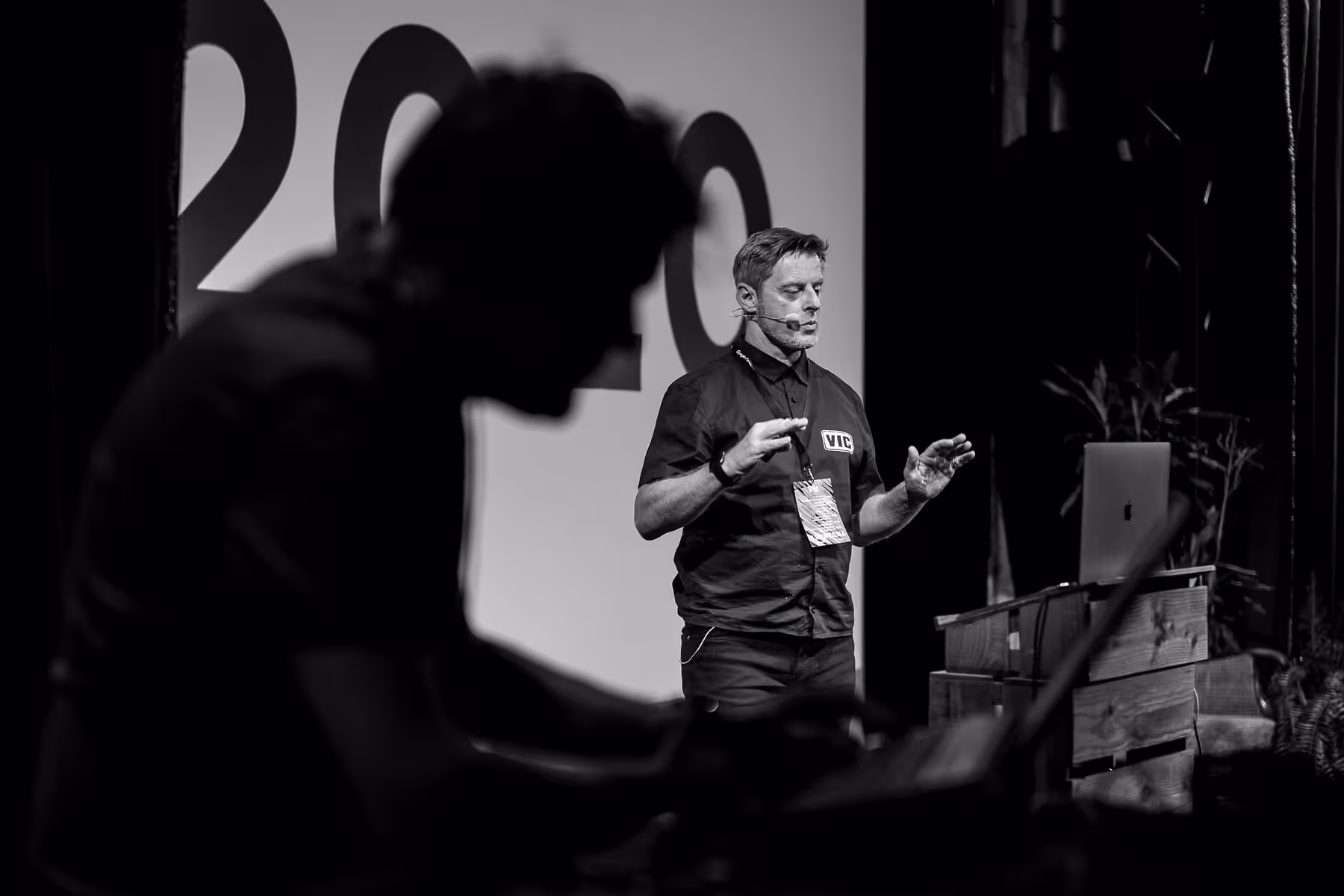 Photo of Vic Lee taken at beyond tellerrand in Berlin 2022 by Florian Ziegler