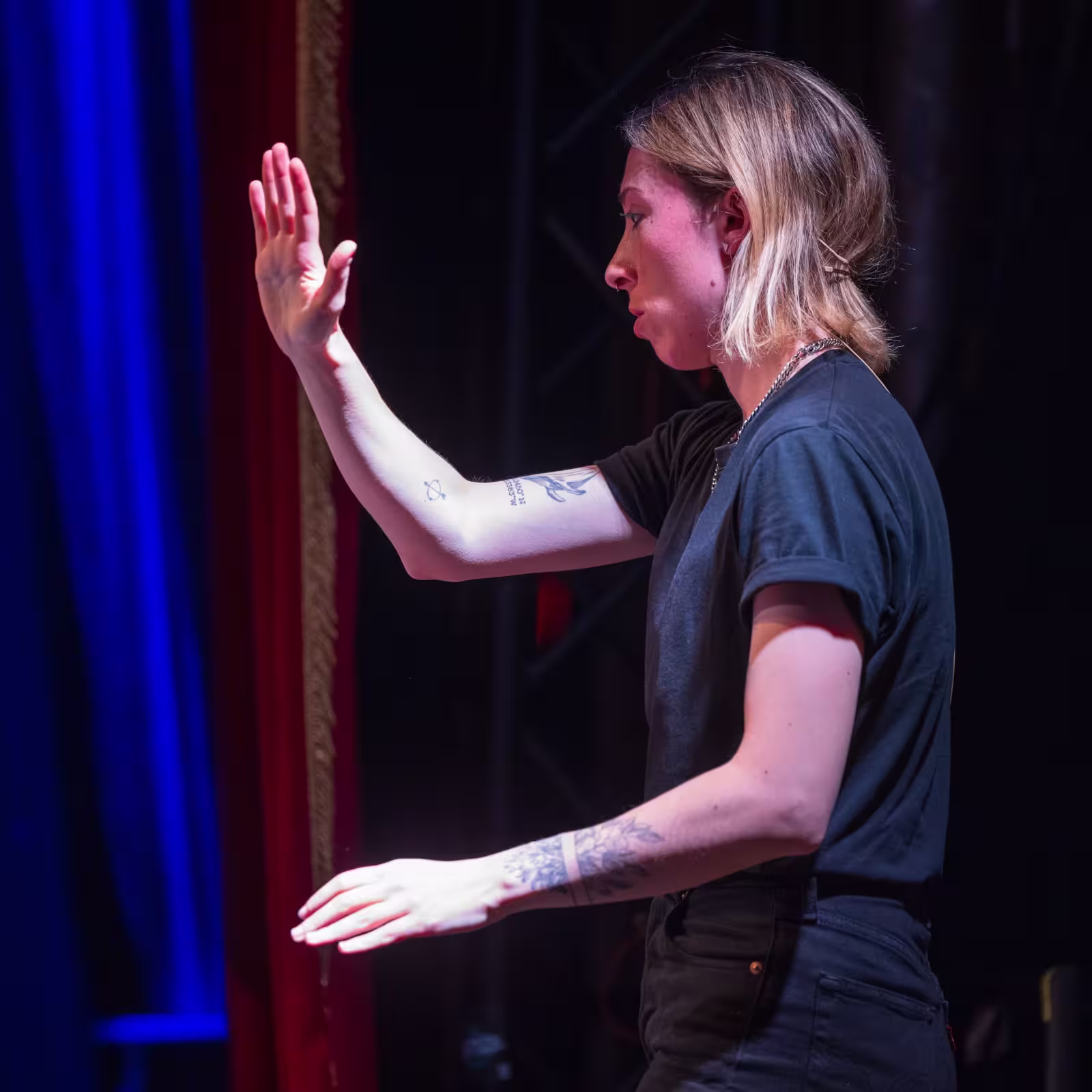 Photo of Charlie Gerard taken at beyond tellerrand in Berlin 2023 by Martin Kraft