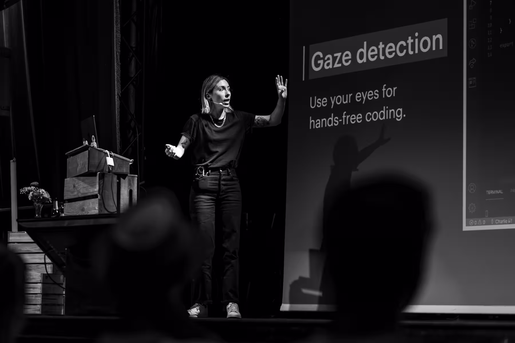 Photo of Charlie Gerard taken at beyond tellerrand in Berlin 2023 by Florian Ziegler