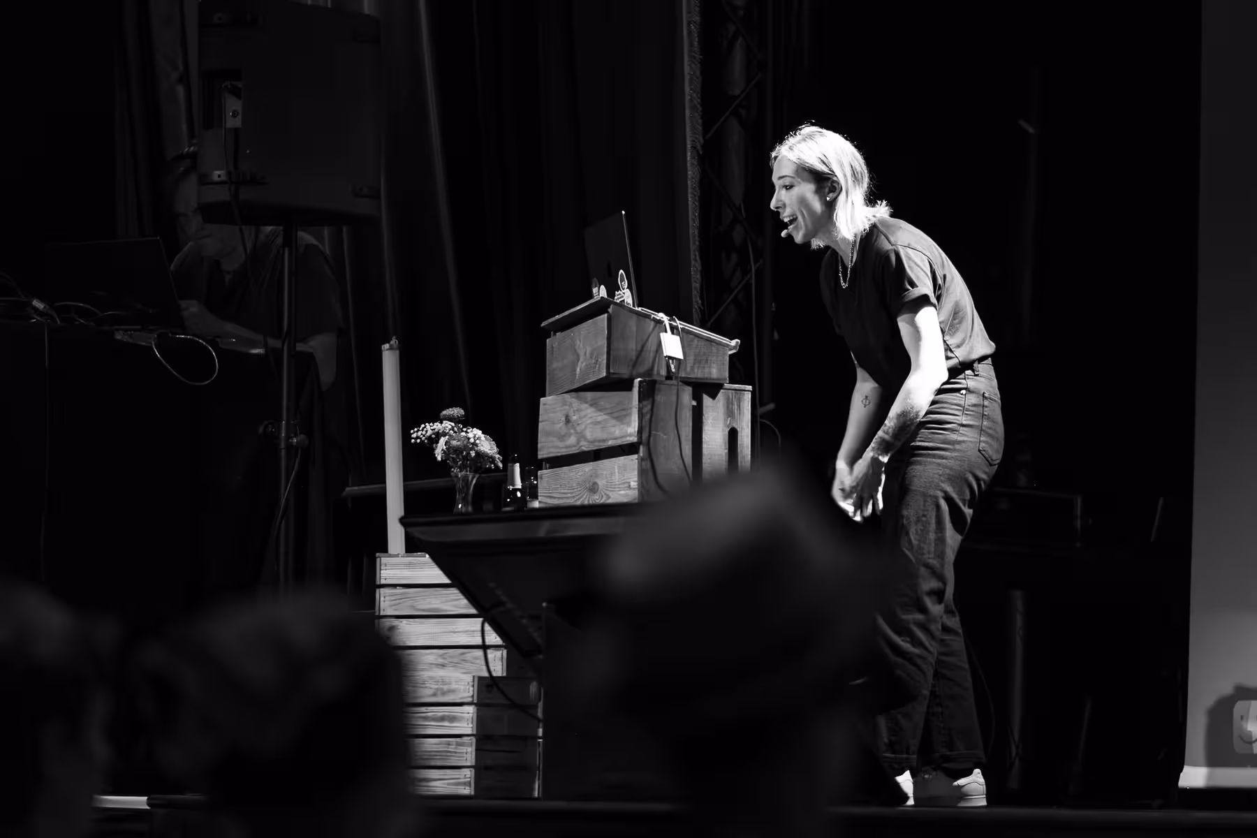 Photo of Charlie Gerard taken at beyond tellerrand in Berlin 2023 by Florian Ziegler