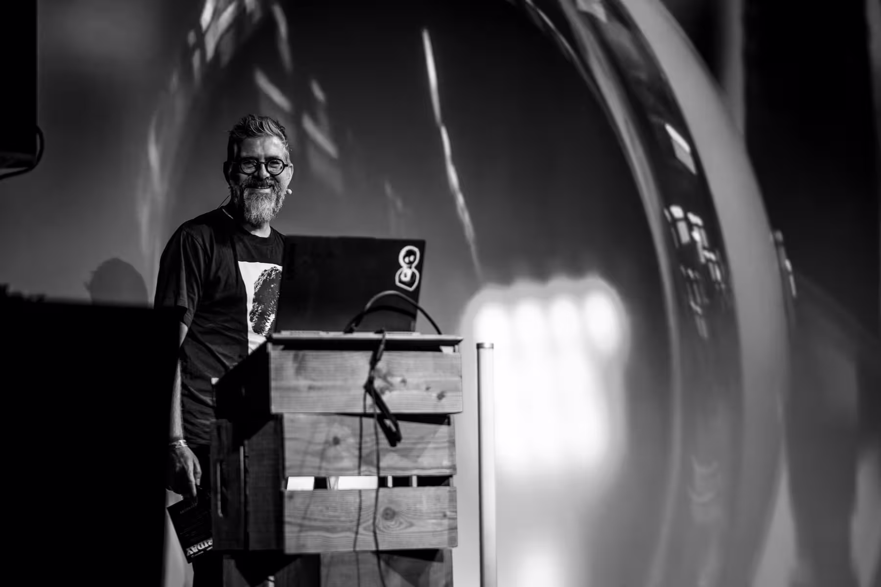 Photo of Jan De Coster taken at beyond tellerrand in Berlin 2024 by Florian Ziegler