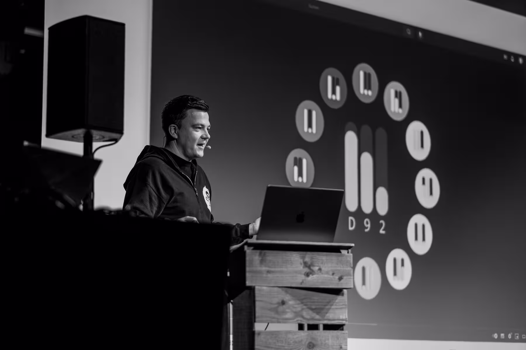 Photo of Manuel Matuzovic taken at beyond tellerrand in Berlin 2024 by Florian Ziegler