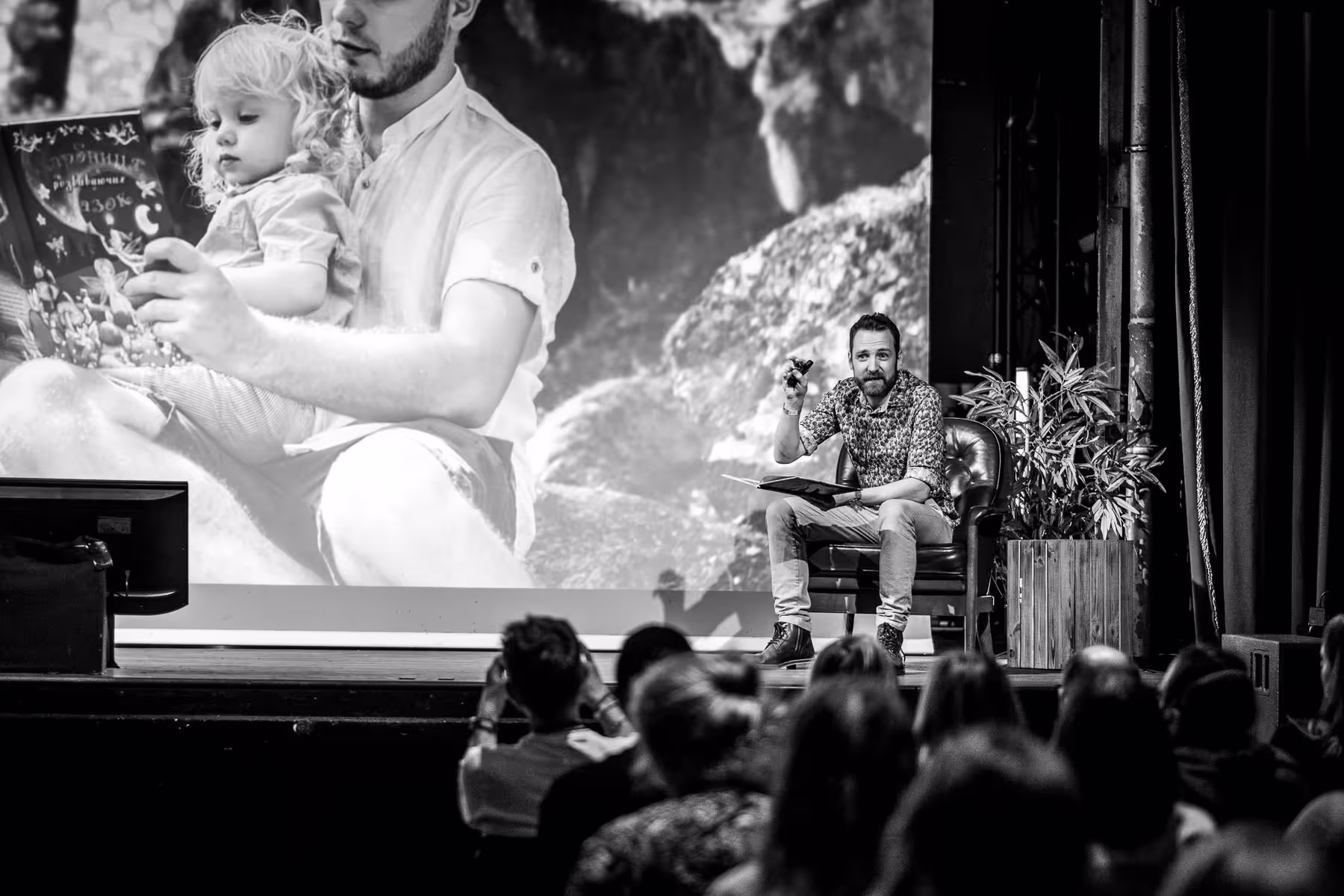 Photo of Paddy Donnelly taken at beyond tellerrand in Berlin 2024 by Florian Ziegler