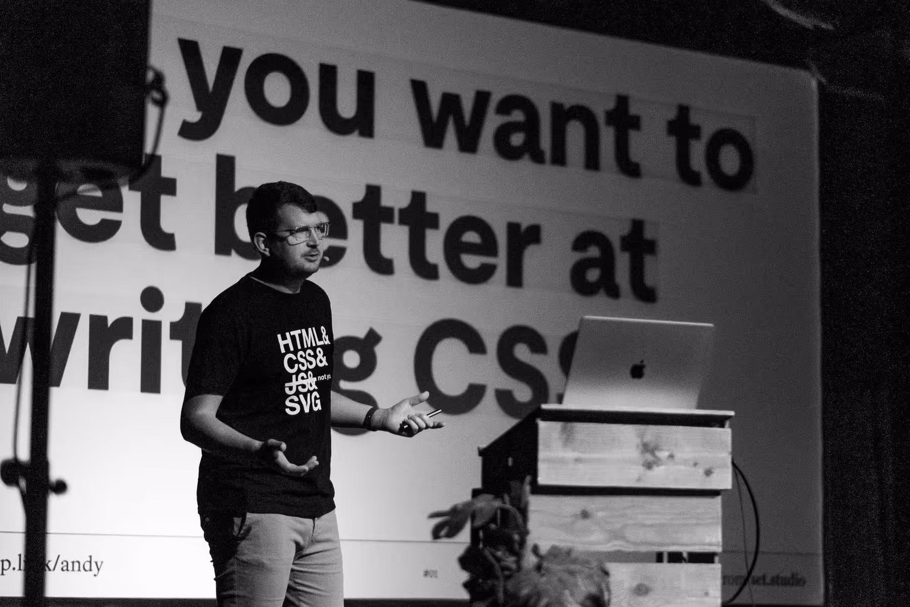 Photo of Andy Bell taken at beyond tellerrand in Berlin 2025 by Florian Ziegler