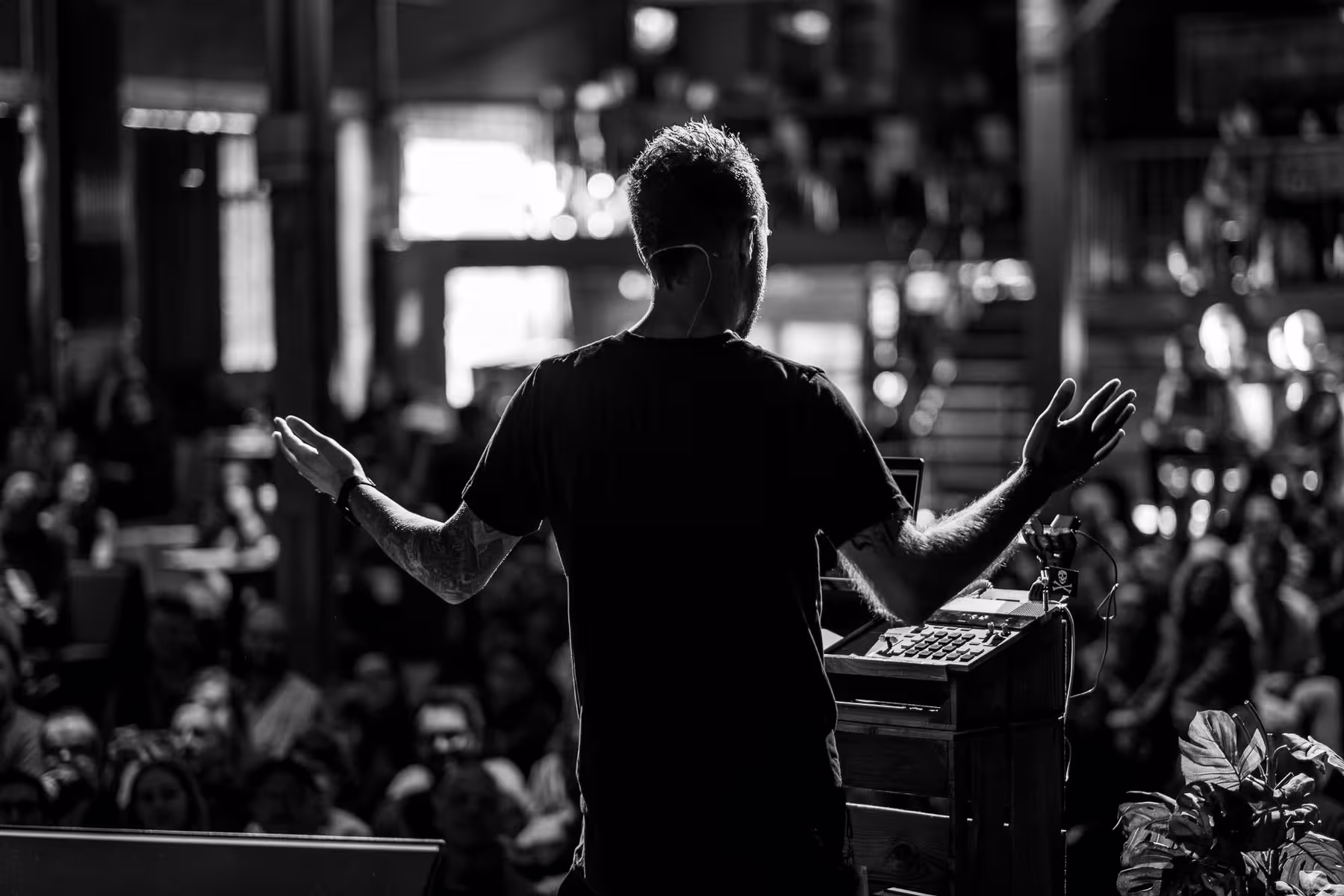 Photo of Adam Argyle taken at beyond tellerrand in Berlin 2025 by Florian Ziegler