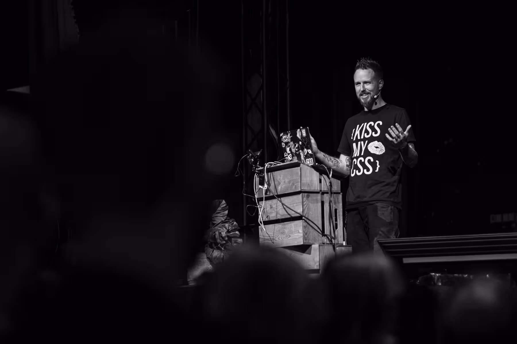 Photo of Adam Argyle taken at beyond tellerrand in Berlin 2025 by Florian Ziegler