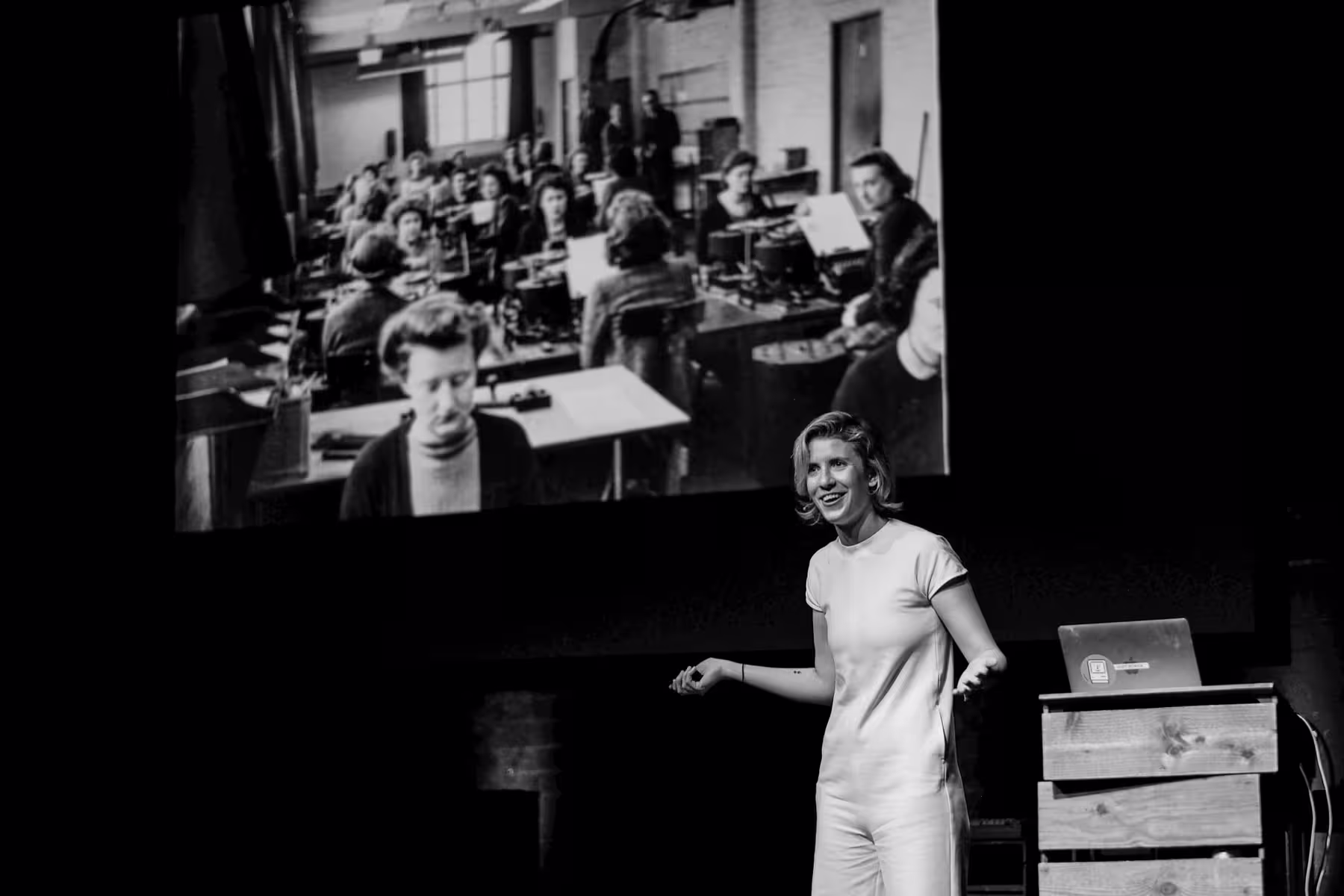 Photo of Claire L. Evans taken at beyond tellerrand in Düsseldorf 2018 by Florian Ziegler