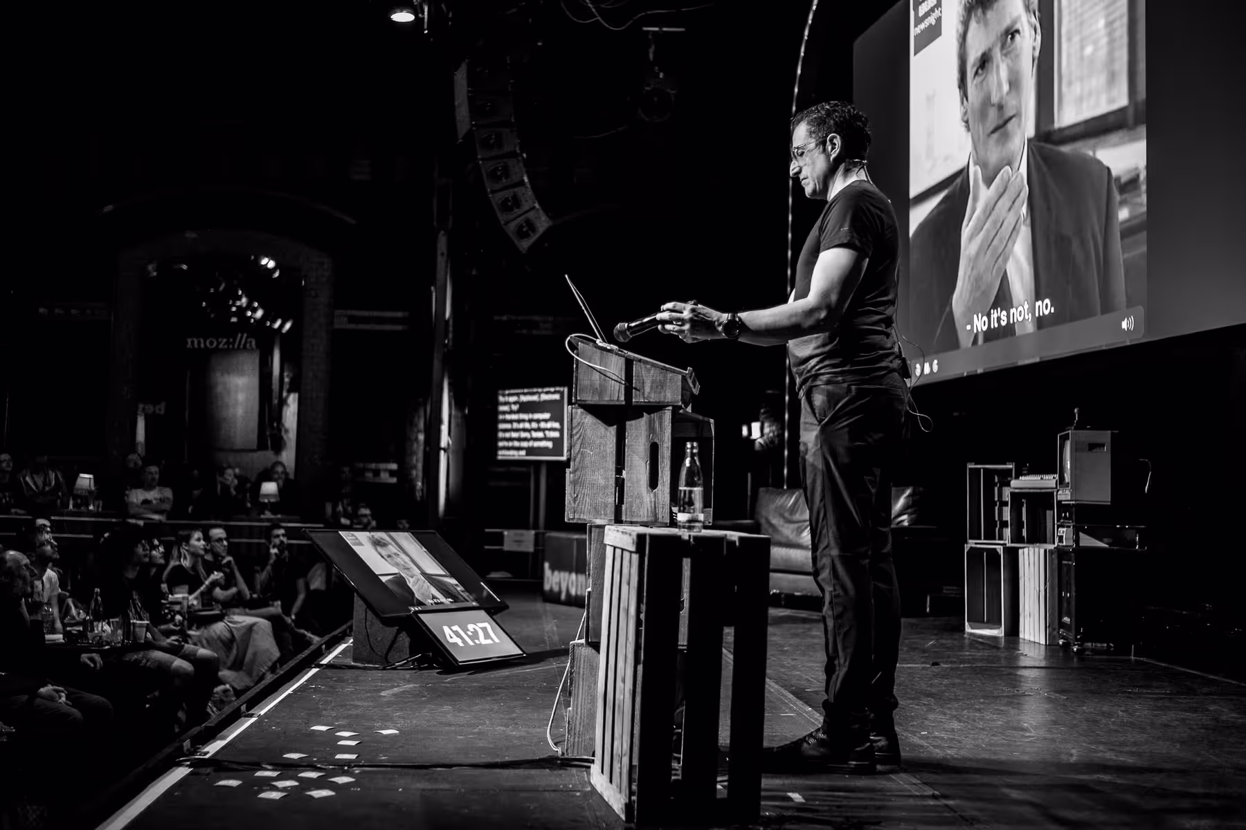 Photo of Tantek Çelik taken at beyond tellerrand in Düsseldorf 2019 by Florian Ziegler
