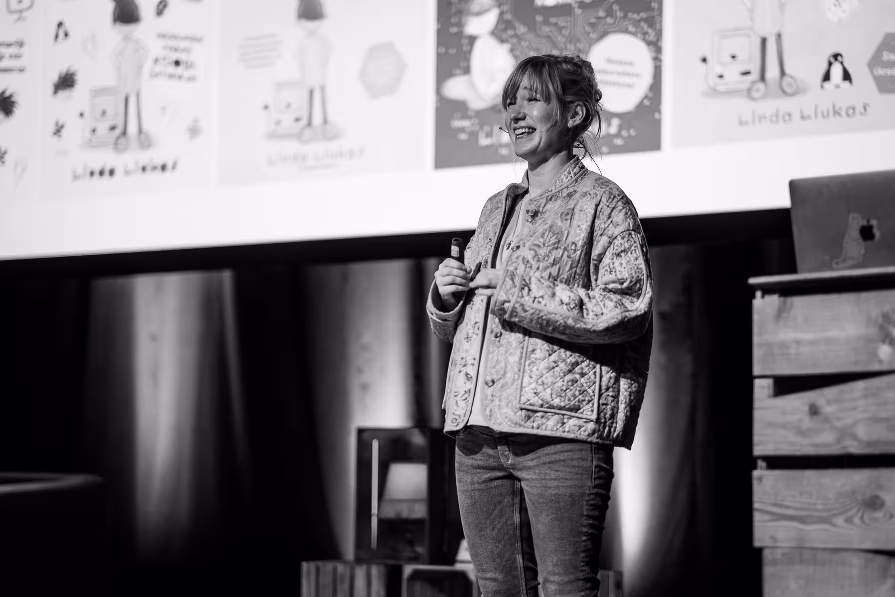 Photo of Linda Liukas taken at beyond tellerrand in Düsseldorf 2022 by Florian Ziegler