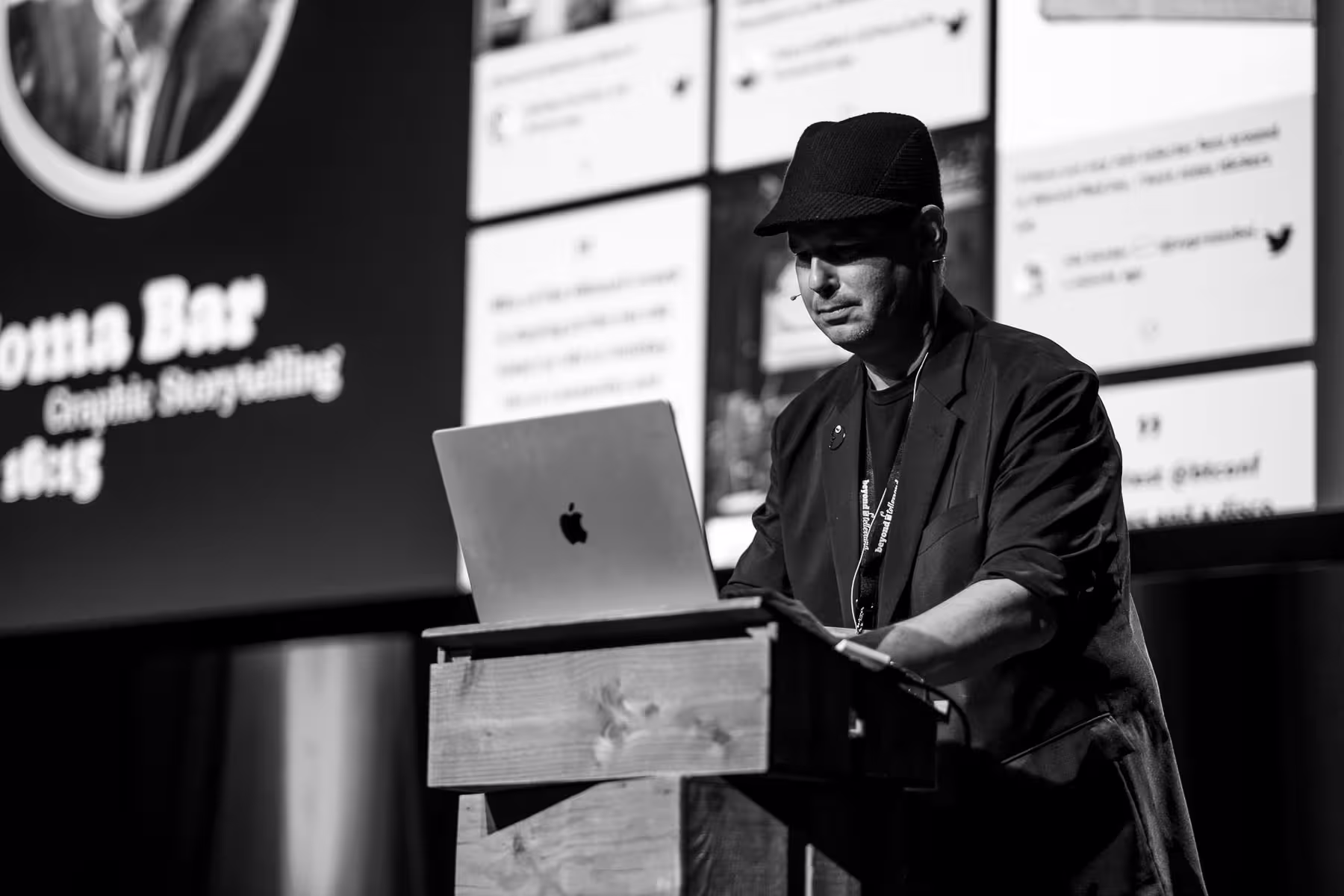 Photo of Noma Bar taken at beyond tellerrand in Düsseldorf 2022 by Florian Ziegler