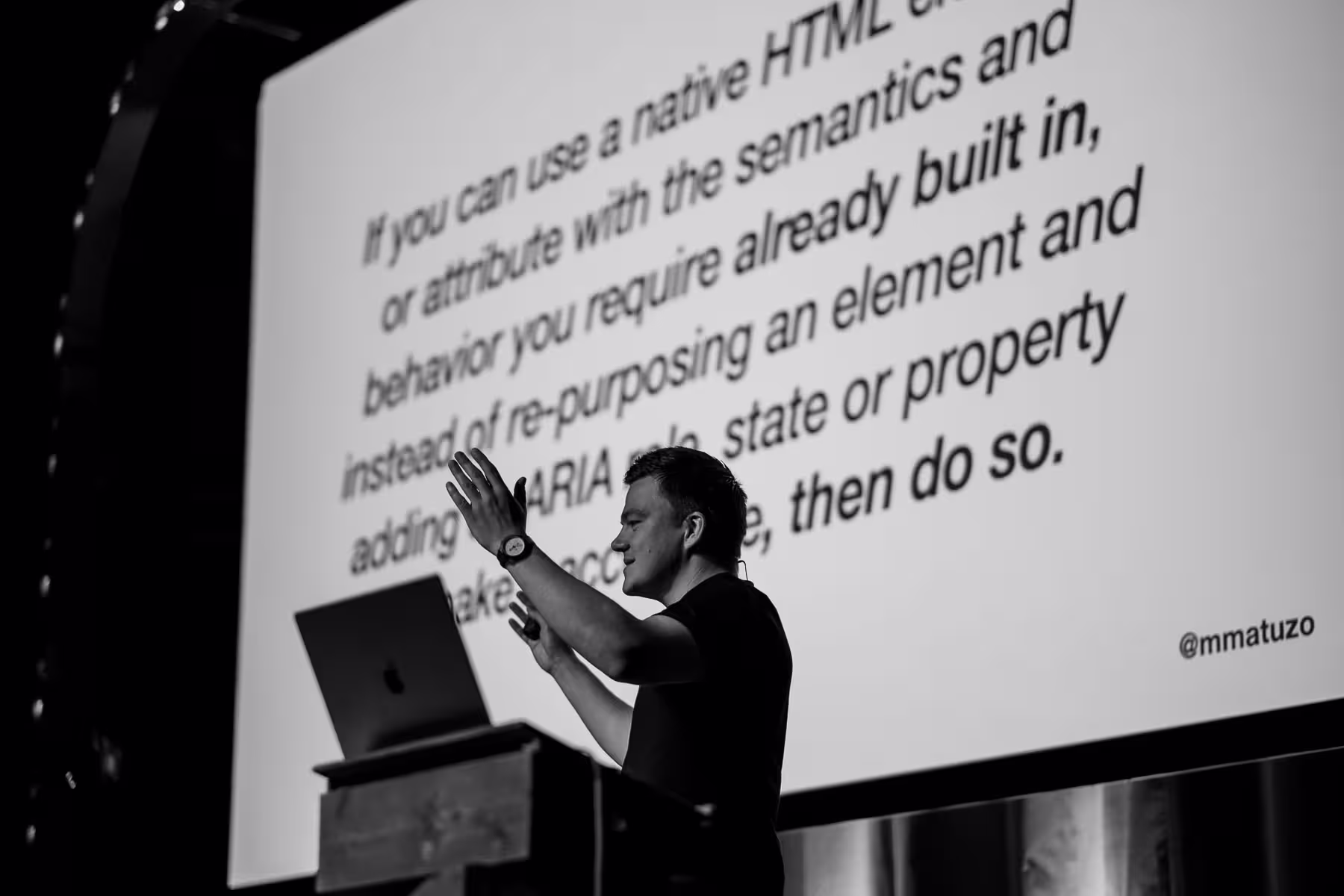 Photo of Manuel Matuzovic taken at beyond tellerrand in Düsseldorf 2022 by Florian Ziegler