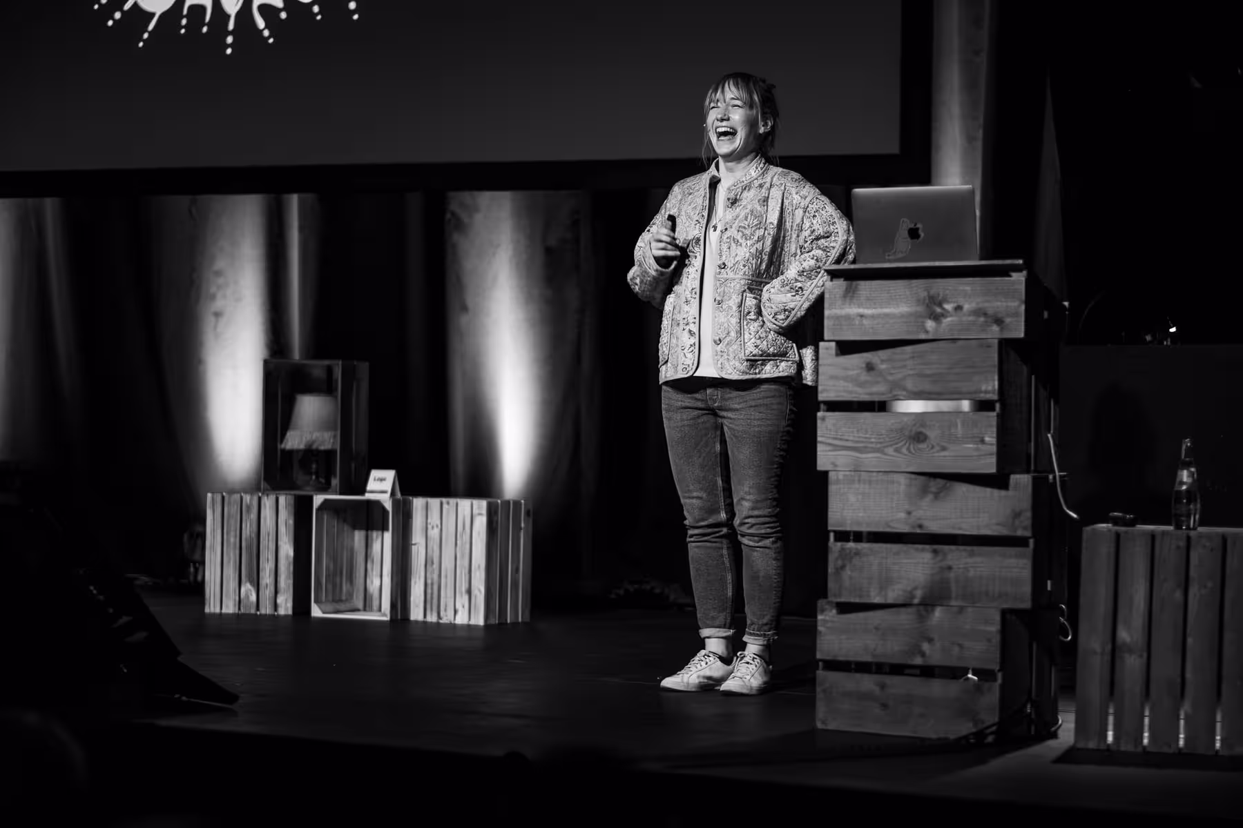 Photo of Linda Liukas taken at beyond tellerrand in Düsseldorf 2022 by Florian Ziegler