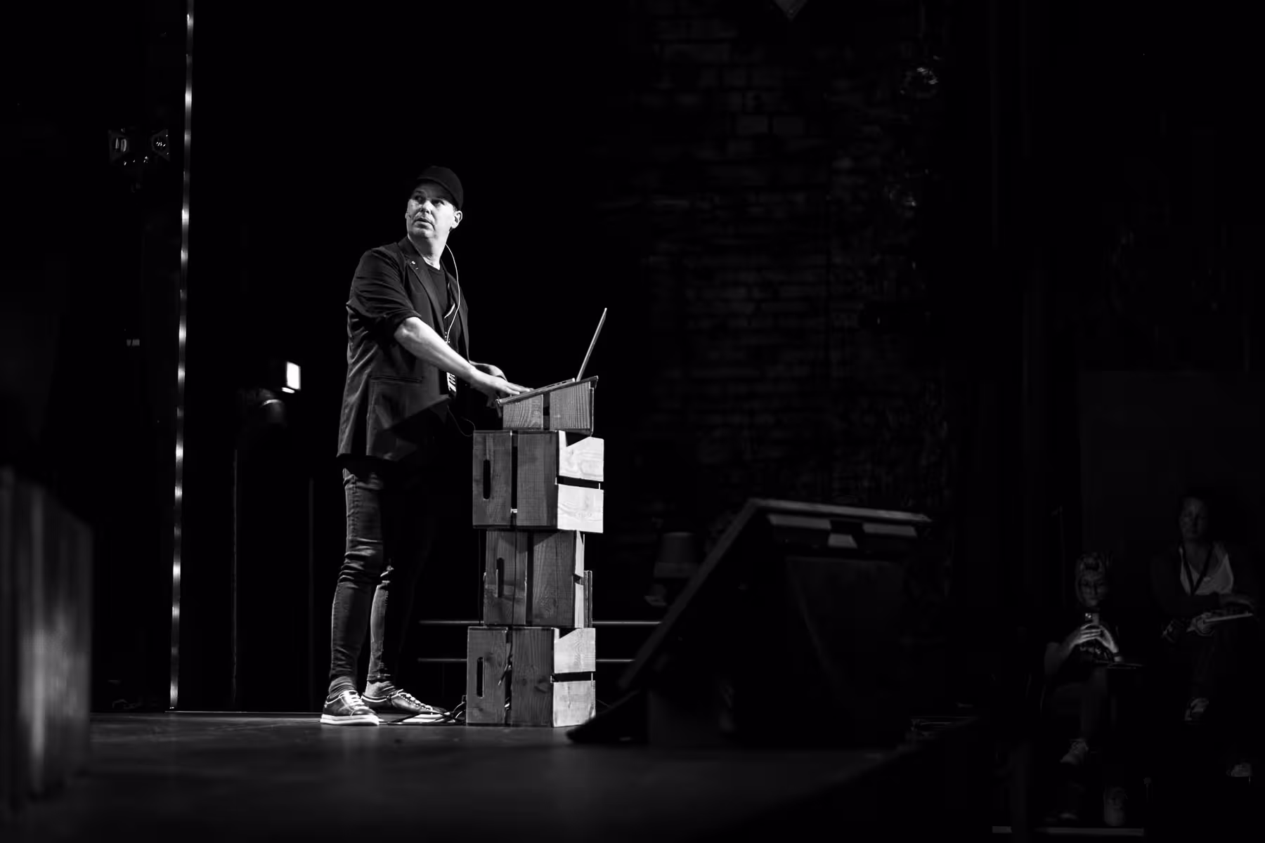 Photo of Noma Bar taken at beyond tellerrand in Düsseldorf 2022 by Florian Ziegler