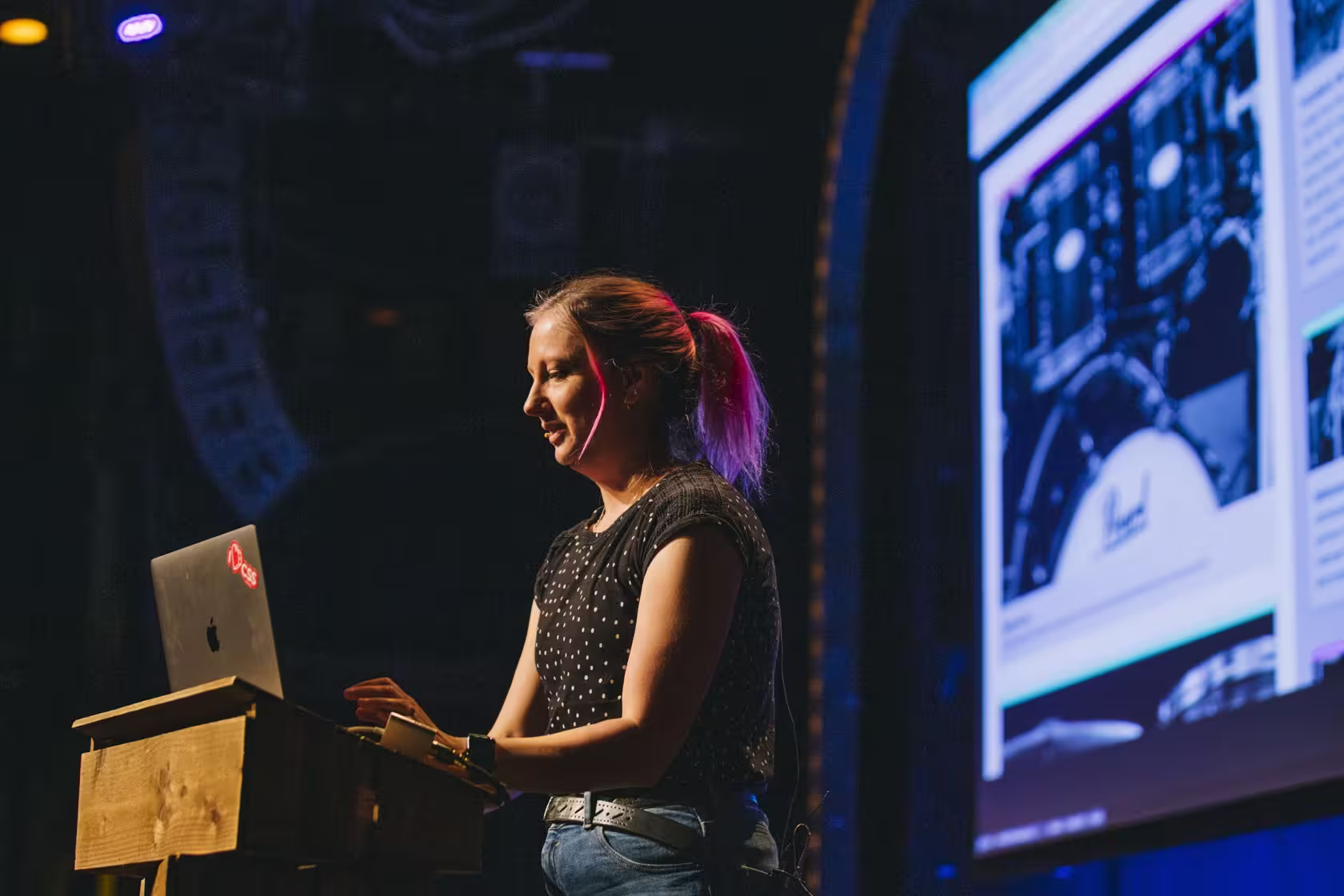 Photo of Michelle Barker taken at beyond tellerrand in Düsseldorf 2023 by Celine Al-Mosawi