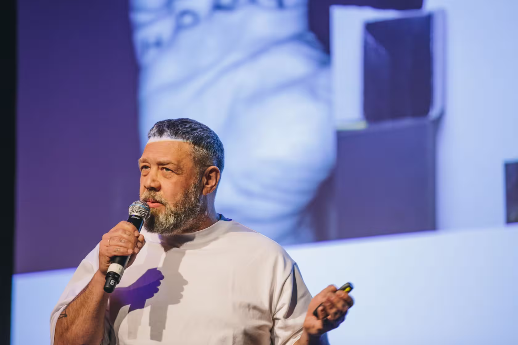 Photo of Eike König taken at beyond tellerrand in Düsseldorf 2023 by Celine Al-Mosawi