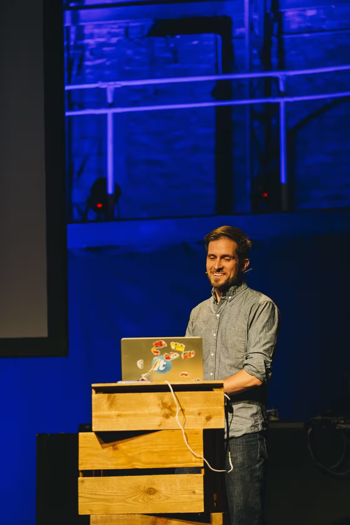 Photo of Scott Kellum taken at beyond tellerrand in Düsseldorf 2023 by Celine Al-Mosawi