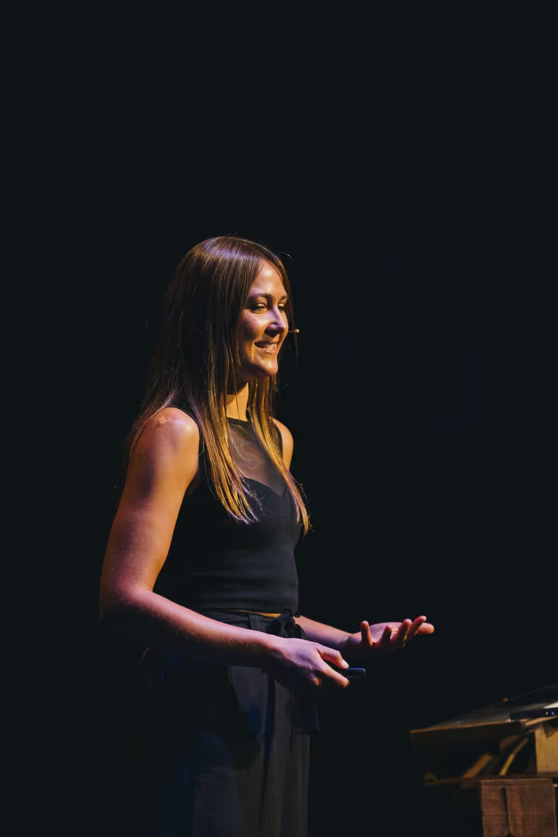 Photo of Gemma O’Brien taken at beyond tellerrand in Düsseldorf 2023 by Celine Al-Mosawi