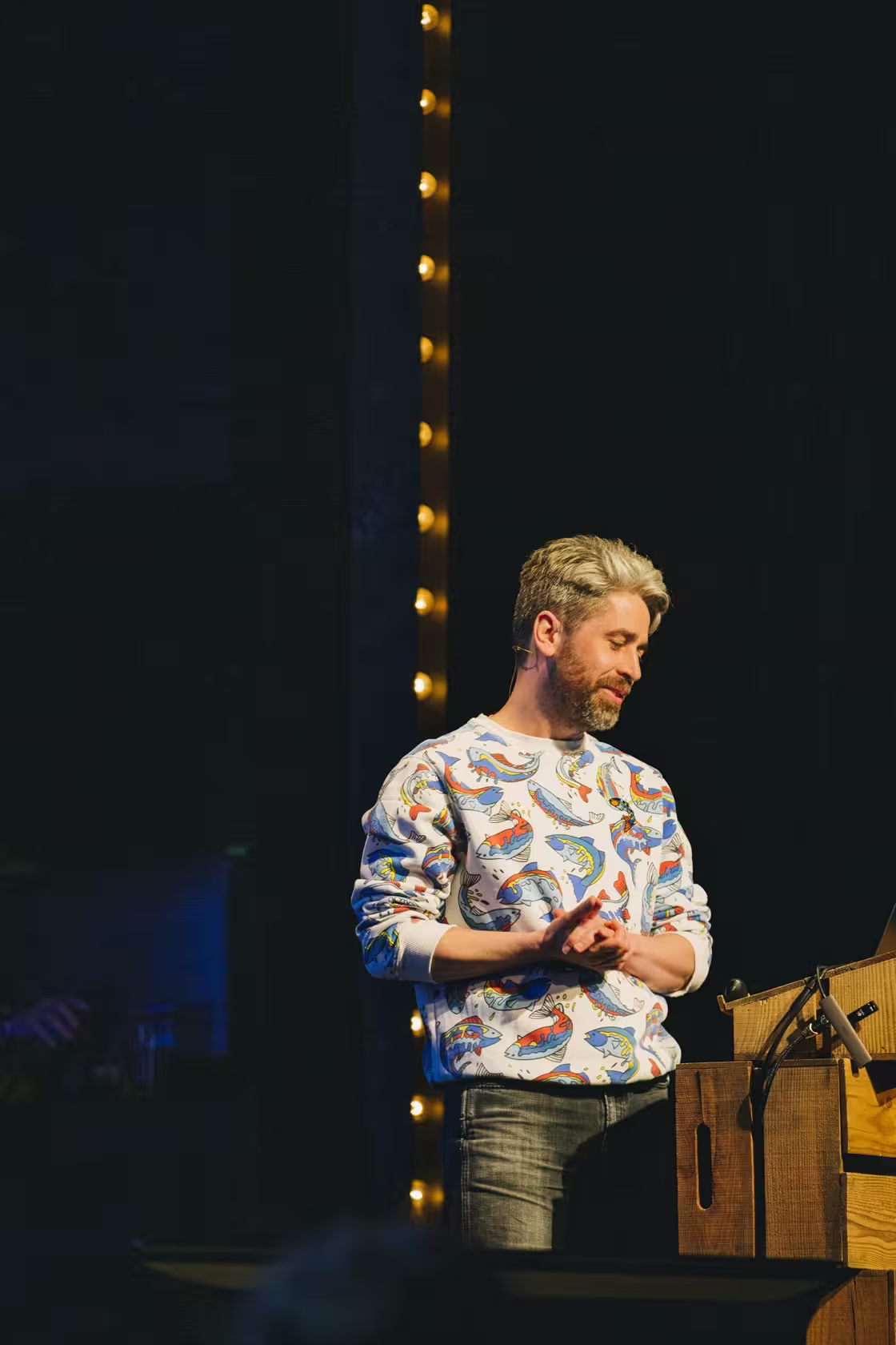 Photo of Thomas Thwaites taken at beyond tellerrand in Düsseldorf 2023 by Celine Al-Mosawi