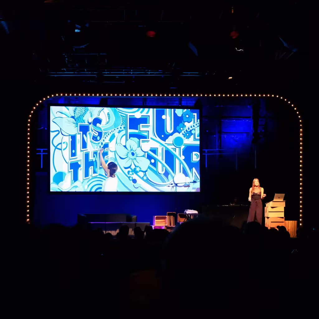 Photo of Gemma O’Brien taken at beyond tellerrand in Düsseldorf 2023 by Bart van Kersavond