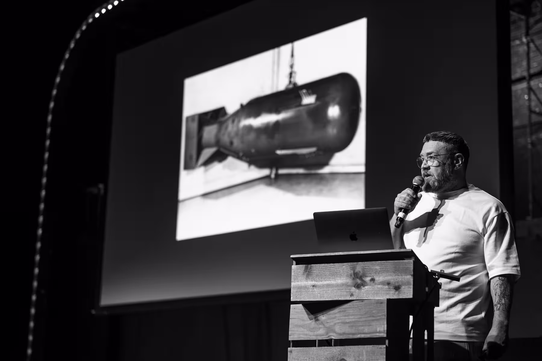 Photo of Eike König taken at beyond tellerrand in Düsseldorf 2023 by Florian Ziegler