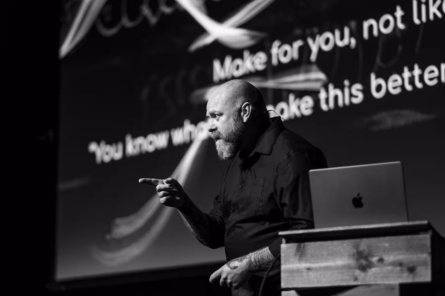 Photo of Hugh Elliott taken at beyond tellerrand in Düsseldorf 2023 by Florian Ziegler