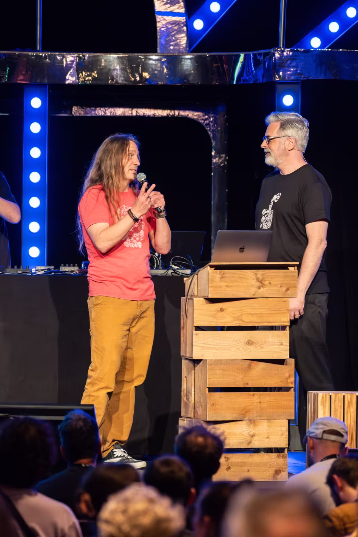 Photo of David de Léon taken at beyond tellerrand in Düsseldorf 2024 by Udo Fritsch