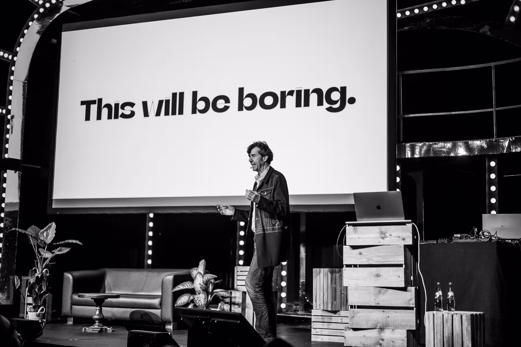Photo of Stefan Sagmeister taken at beyond tellerrand in Düsseldorf 2024 by Florian Ziegler