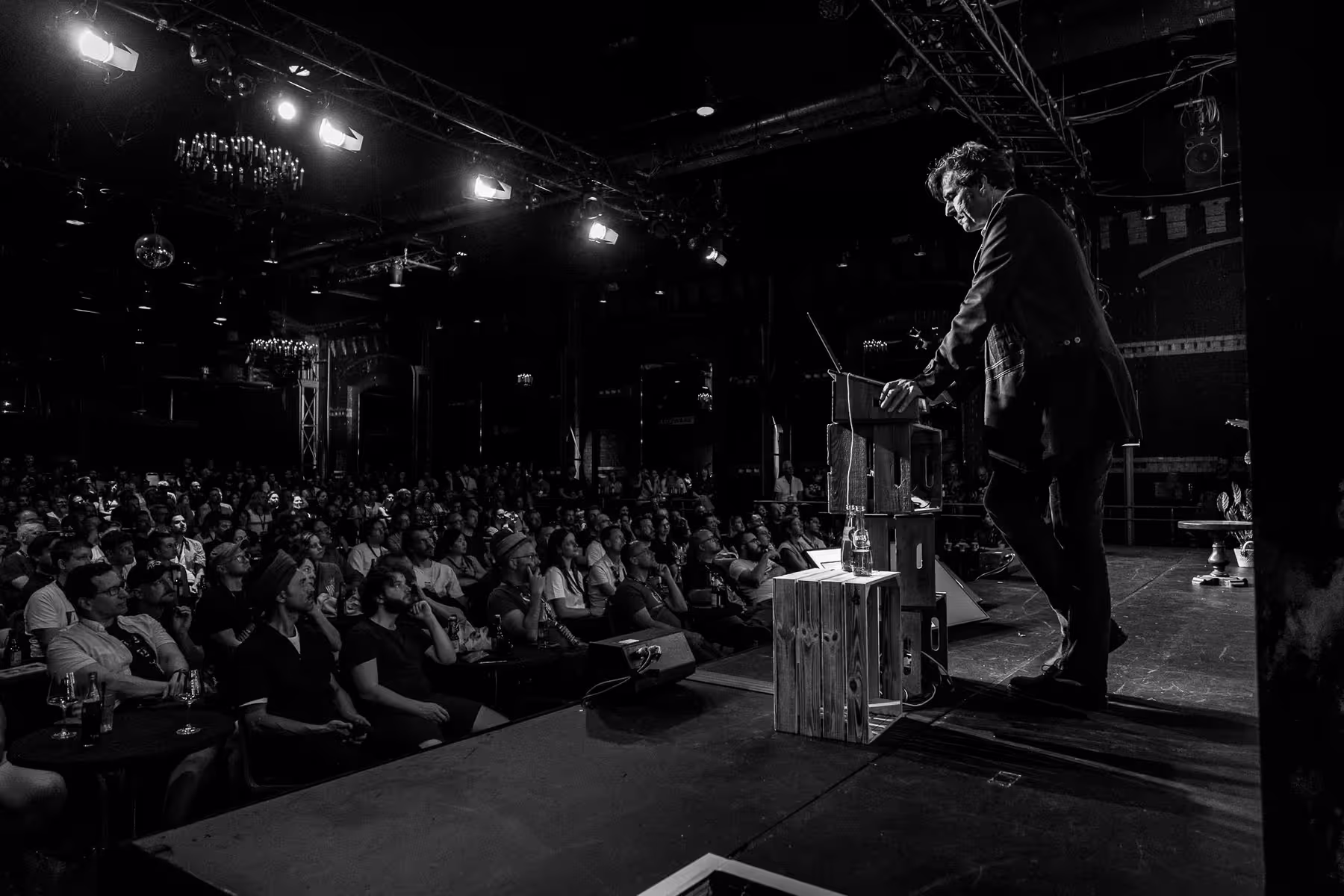 Photo of Stefan Sagmeister taken at beyond tellerrand in Düsseldorf 2024 by Florian Ziegler