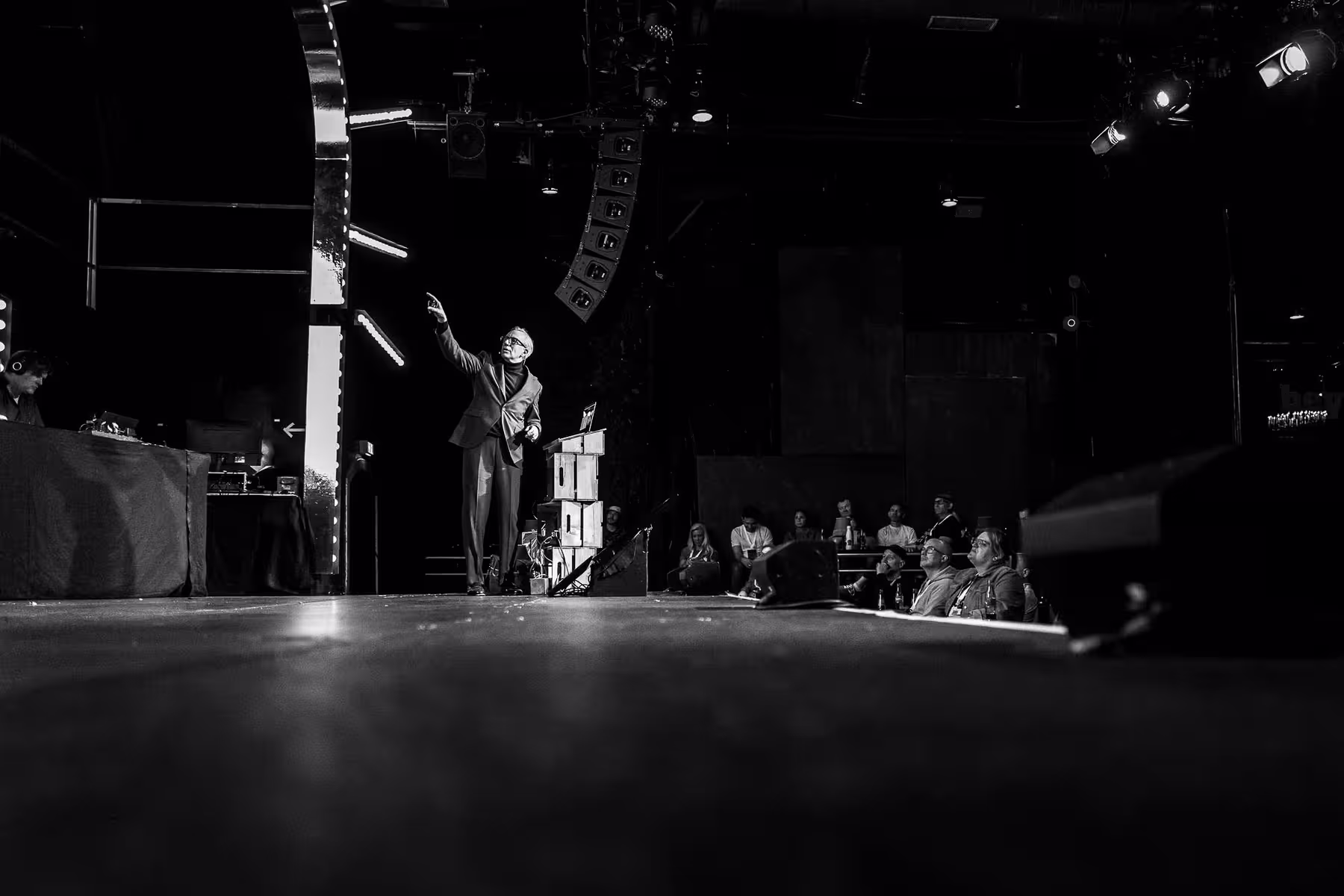 Photo of Brendan Dawes taken at beyond tellerrand in Düsseldorf 2025 by Florian Ziegler