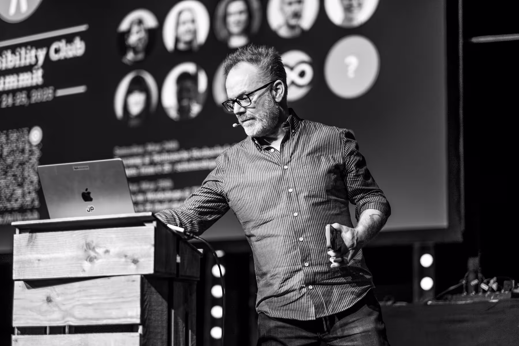 Photo of Jason Pamental taken at beyond tellerrand in Düsseldorf 2025 by Florian Ziegler