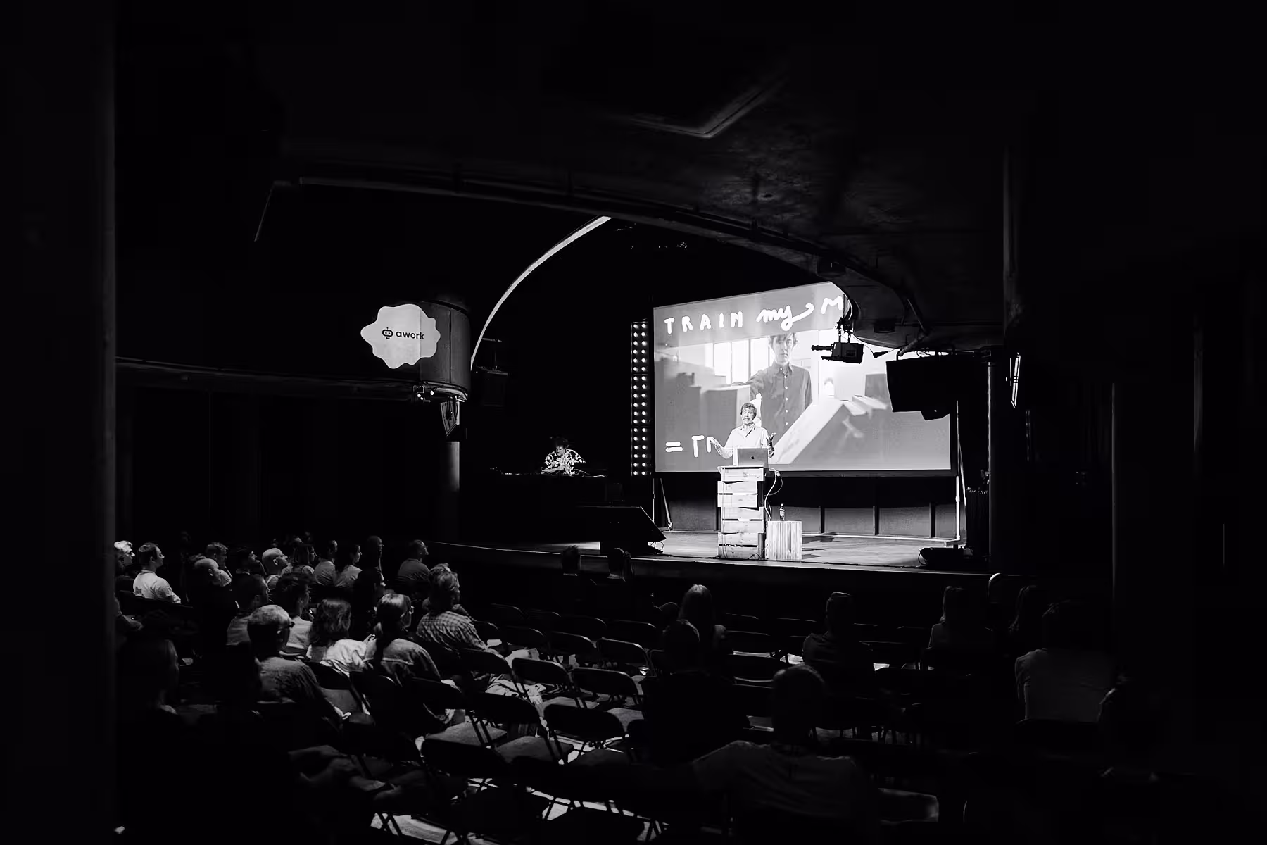 Photo of Stefan Sagmeister taken at beyond tellerrand in Hamburg 2022 by Norman Posselt