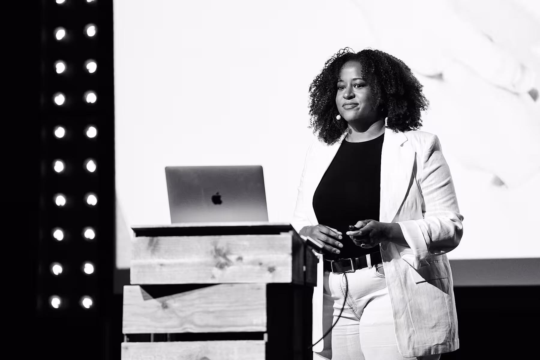 Photo of Sharon Steed taken at beyond tellerrand in Hamburg 2022 by Norman Posselt