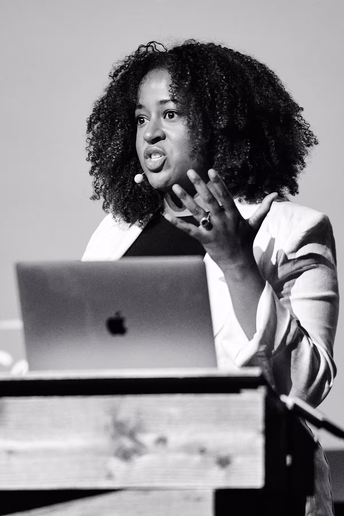 Photo of Sharon Steed taken at beyond tellerrand in Hamburg 2022 by Norman Posselt