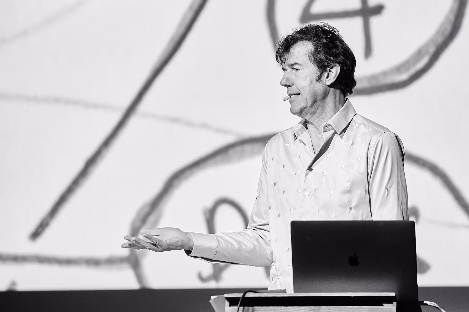 Photo of Stefan Sagmeister taken at beyond tellerrand in Hamburg 2022 by Norman Posselt