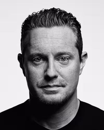 Portrait of Burton Rast taken at beyond tellerrand in Berlin 2019 by Norman Posselt