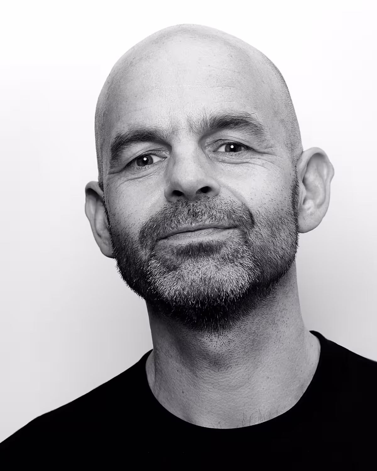 Portrait of Rob Draper taken at beyond tellerrand in Berlin 2023 by Norman Posselt