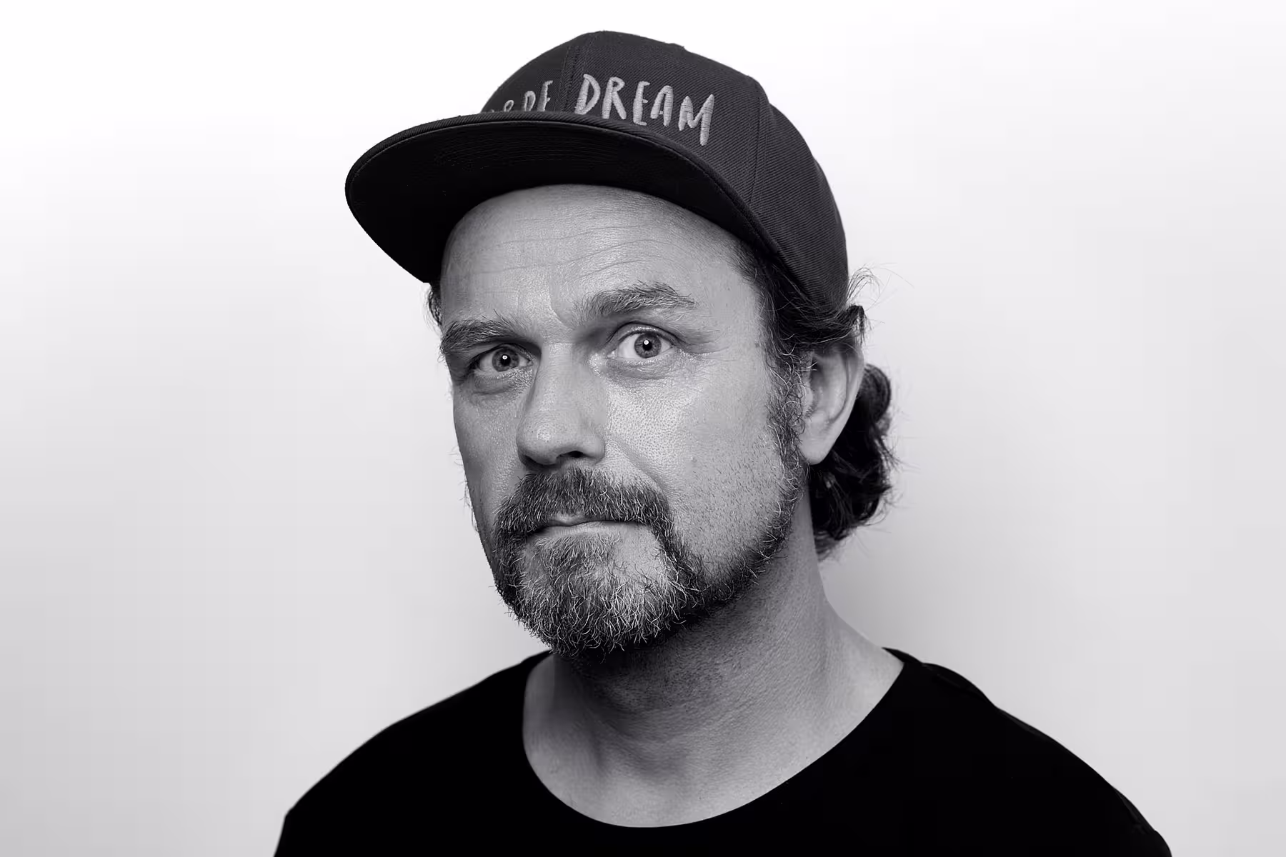 Portrait of Niels Kiené taken at beyond tellerrand in Berlin 2023 by Norman Posselt