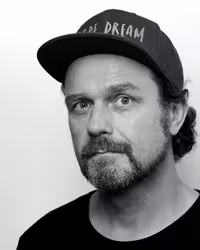 Portrait of Niels Kiené taken at beyond tellerrand in Berlin 2023 by Norman Posselt