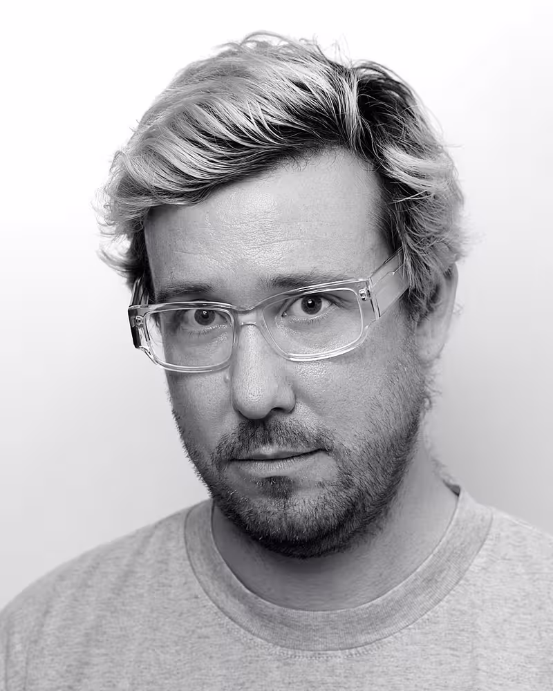 Portrait of Joel Gethin Lewis taken at beyond tellerrand in Berlin 2023 by Norman Posselt