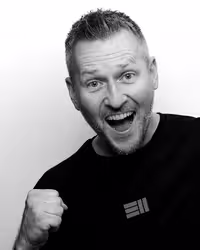 Portrait of Robert Hranitzky taken at beyond tellerrand in Berlin 2023 by Norman Posselt