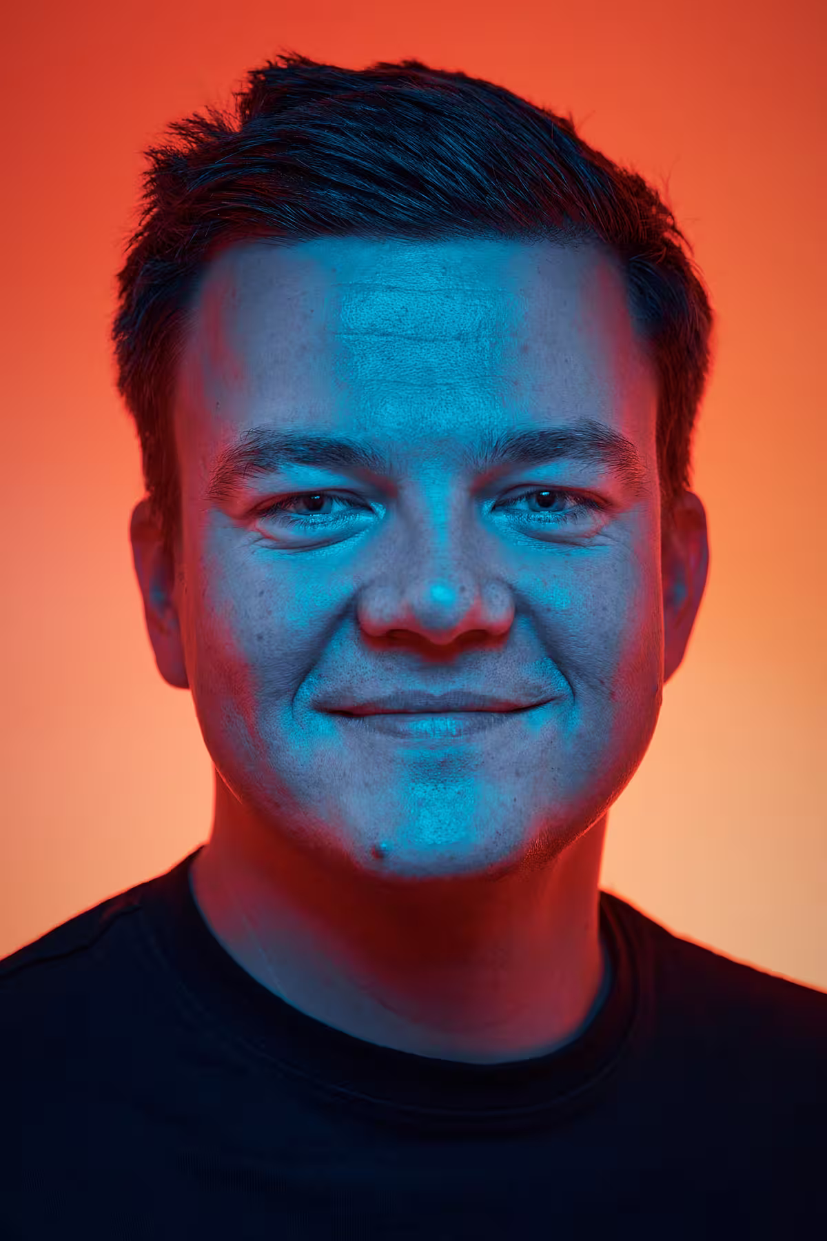 Portrait of Manuel Matuzovic taken at beyond tellerrand in Berlin 2024 by Norman Posselt