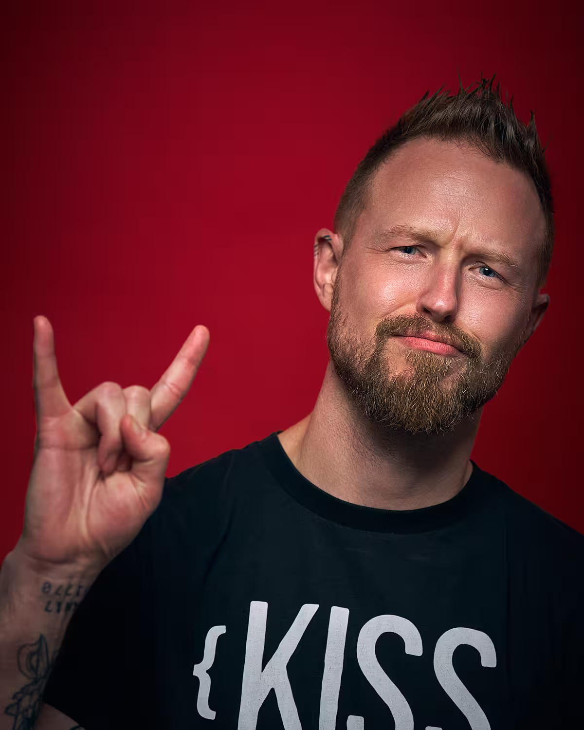 Portrait of Adam Argyle taken at beyond tellerrand in Berlin 2025 by Norman Posselt