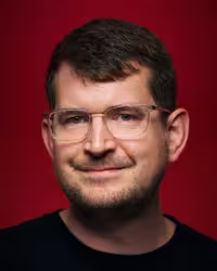 Portrait of Andy Bell taken at beyond tellerrand in Berlin 2025 by Norman Posselt