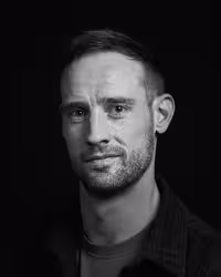 Portrait of Harry Roberts taken at beyond tellerrand in Düsseldorf 2021 by Norman Posselt